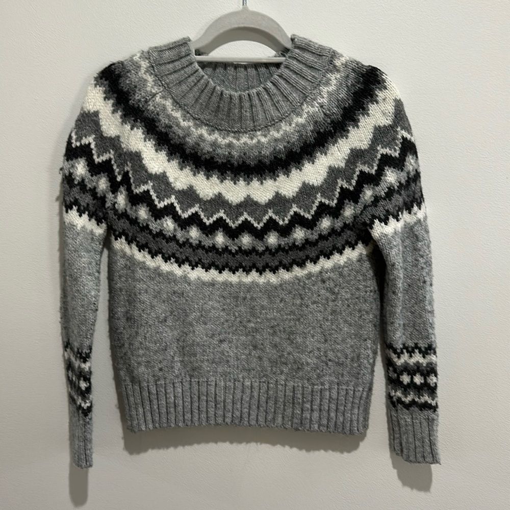 Banana Republic Women's grey and black Sweater - Size XS